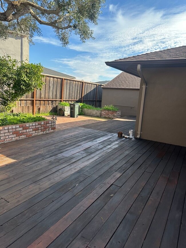 Building Photo - Charming Single-Family Two-Bedroom Home in South San Francisco