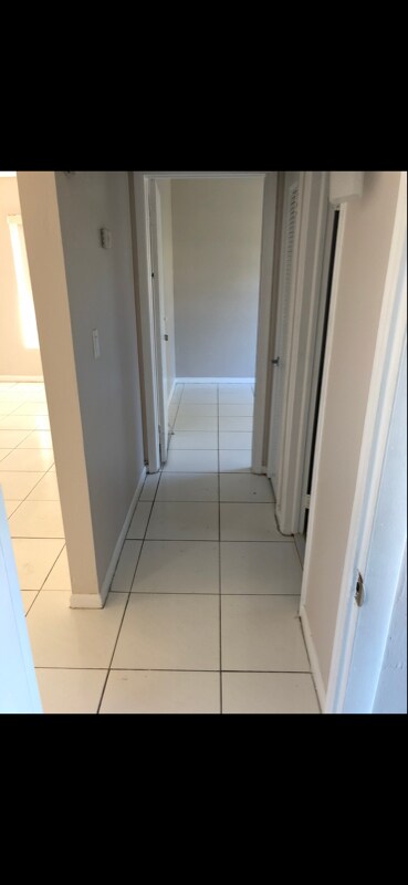 Building Photo - 12840 SW 43rd Dr