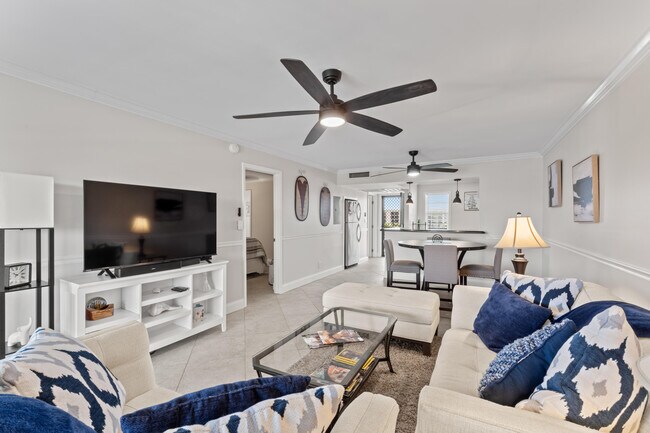 Building Photo - 2871 N Ocean Blvd