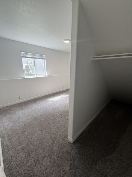 Building Photo - 5729 S 2400 W