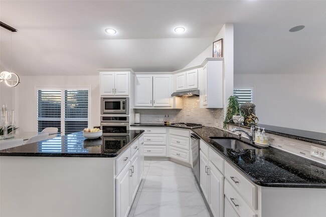 Building Photo - 10501 Old Dawson Ct