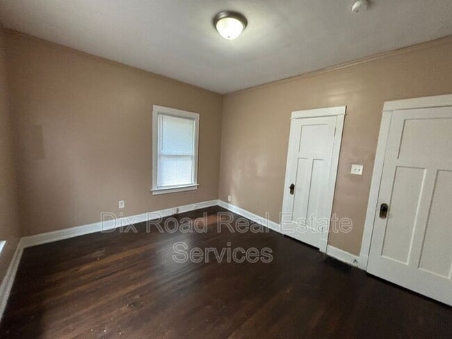 Building Photo - 22 Pinehurst Ave