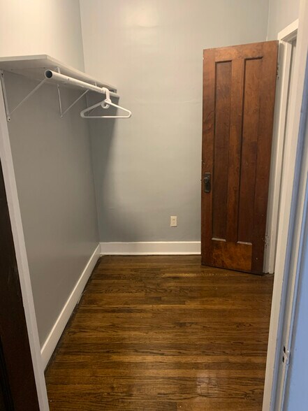 Building Photo - 8433 S Green St