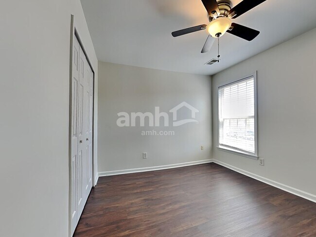 Building Photo - 5798 Crimson Oak Ct