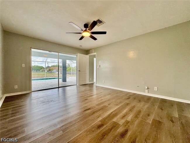 Building Photo - 714 Knox Ave S