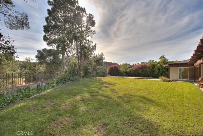 Building Photo - 16612 Park Ln Cir