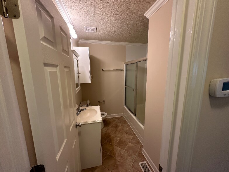 Building Photo - 75 Rollins Acres Ln