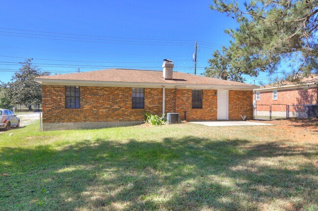 Building Photo - Excellent Newly Renovated Home!