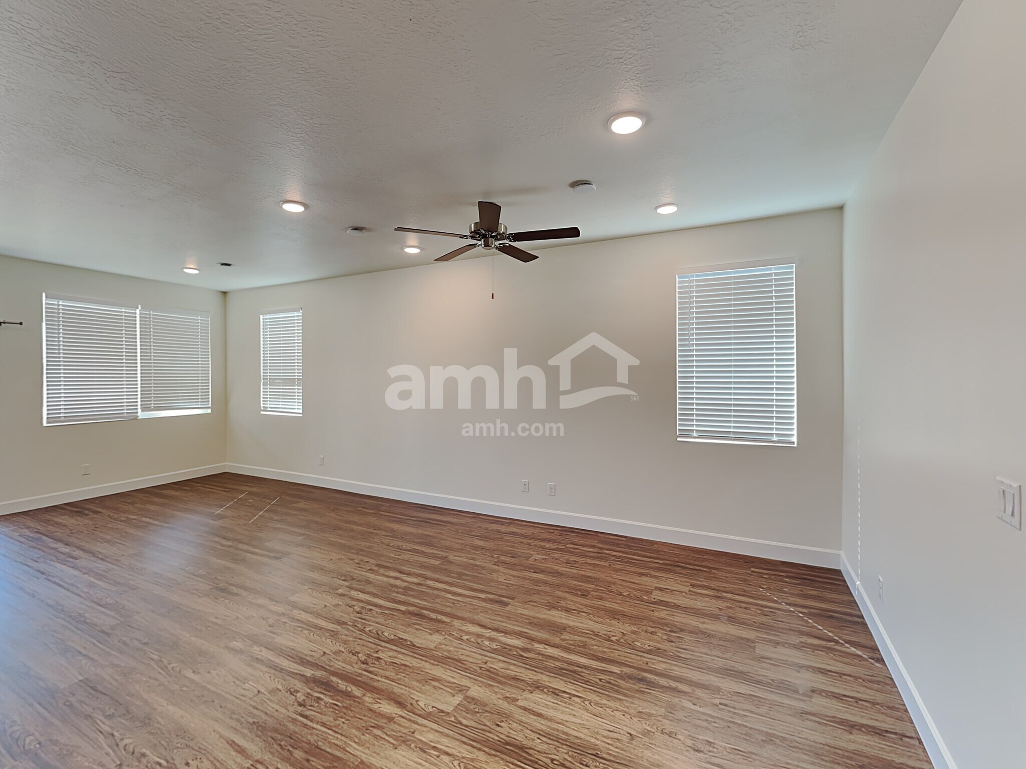 Building Photo - 3271 S 2580 W
