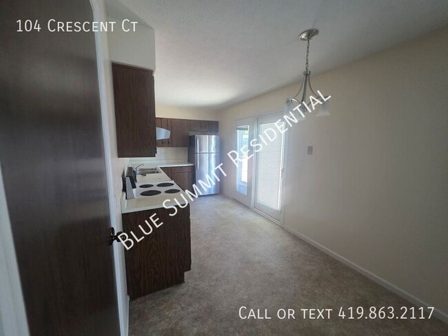 Building Photo - 104 Crescent Ct