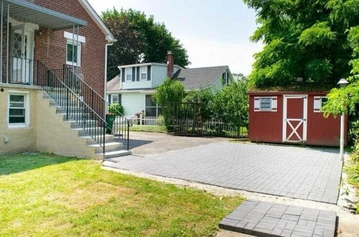 Building Photo - 33 Mead Ave