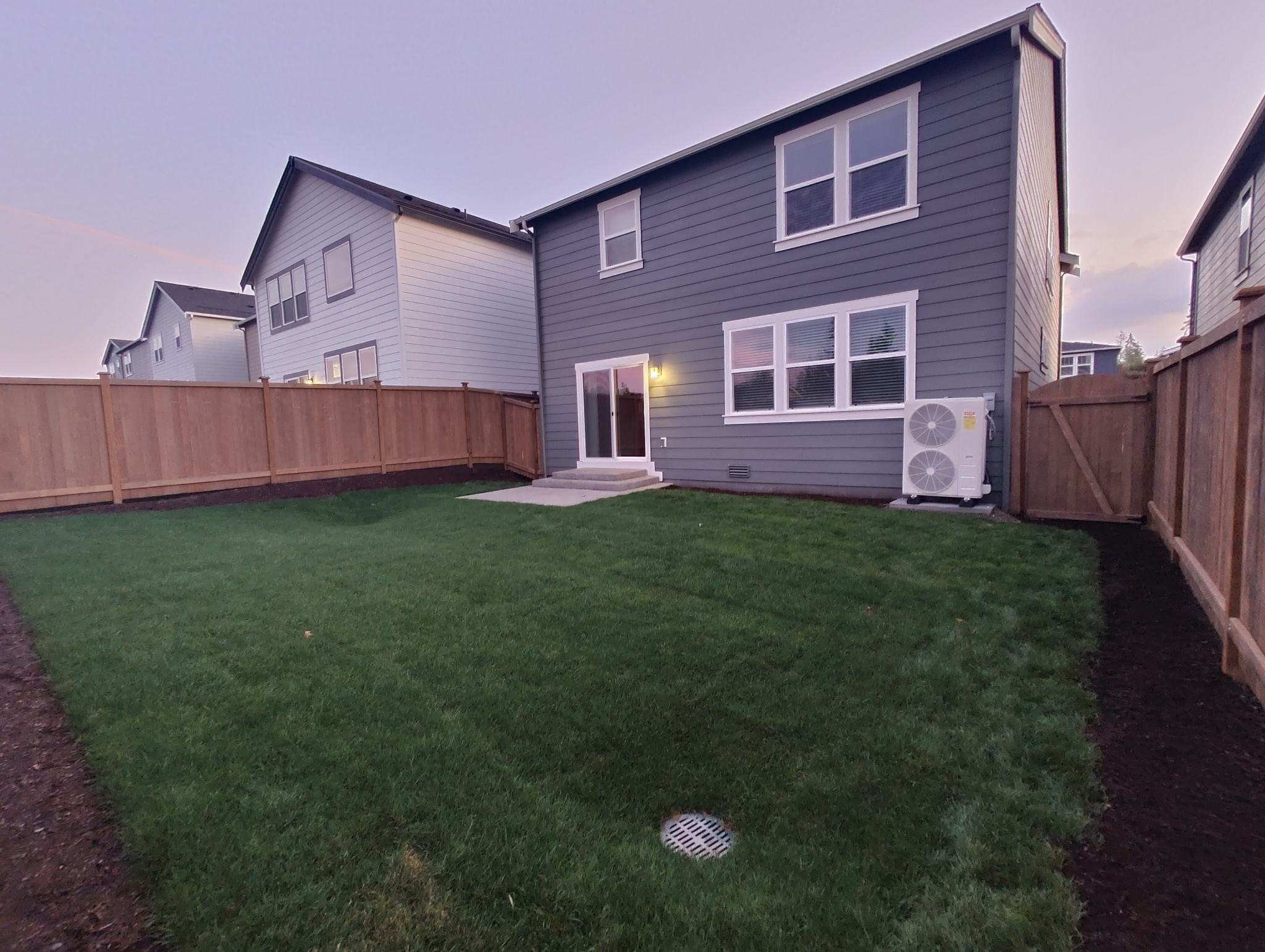 Building Photo - 1429 SW Pendleton Way
