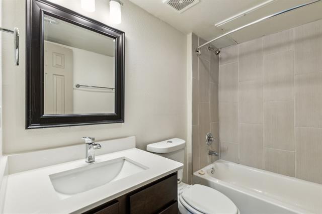 Building Photo - 4627 Munger Ave