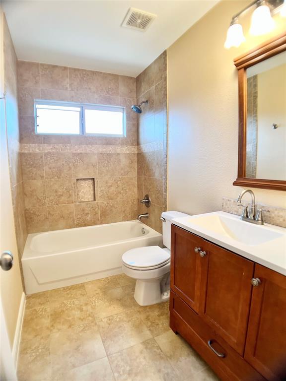 Building Photo - 8431 Big Bend Dr