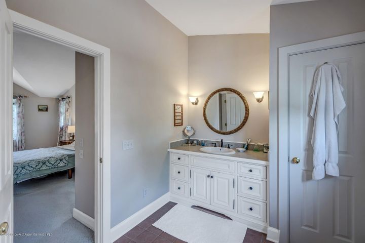 Building Photo - 1359 Wald Dr