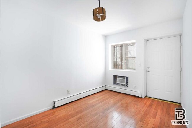Building Photo - 4 bedroom in Brooklyn NY 11207