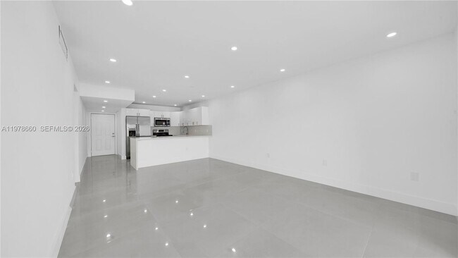 Building Photo - 6070 W 19th Ave