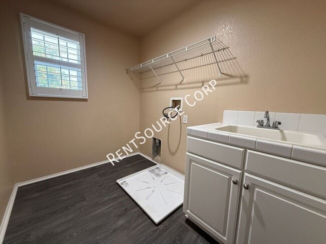 Building Photo - 1311 Ponderosa Dr