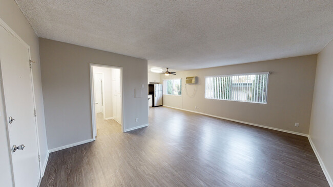Building Photo - 6822 Milwood Ave