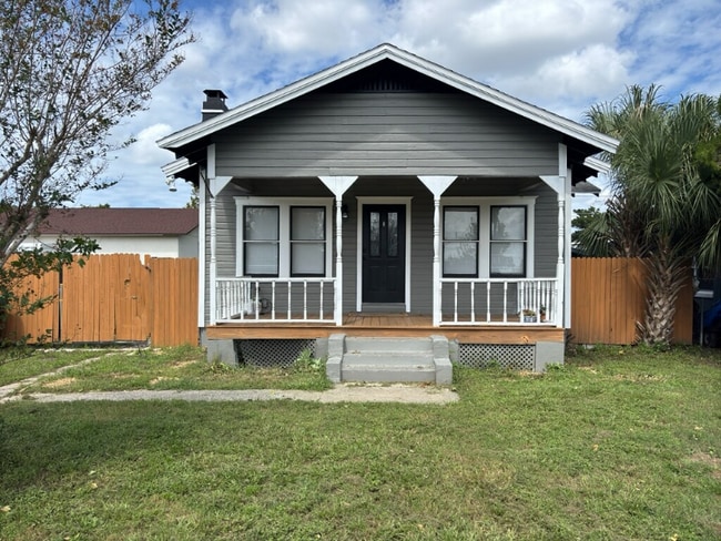 Building Photo - 1971 Oglesby Ave