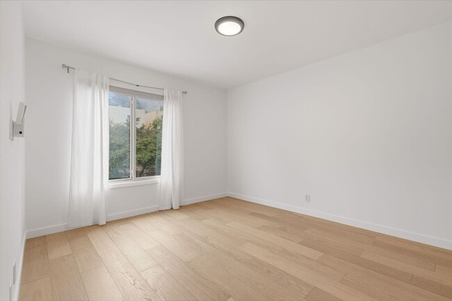 Building Photo - 167 Skyview Way