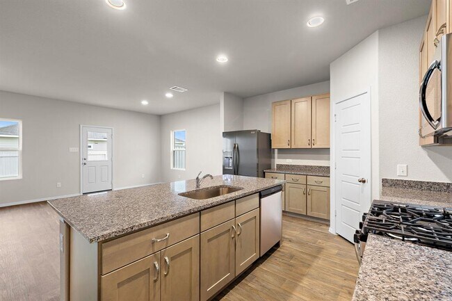 Building Photo - 1210 Teychas Dr