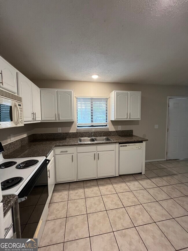 Building Photo - 117 Seaparc Cir