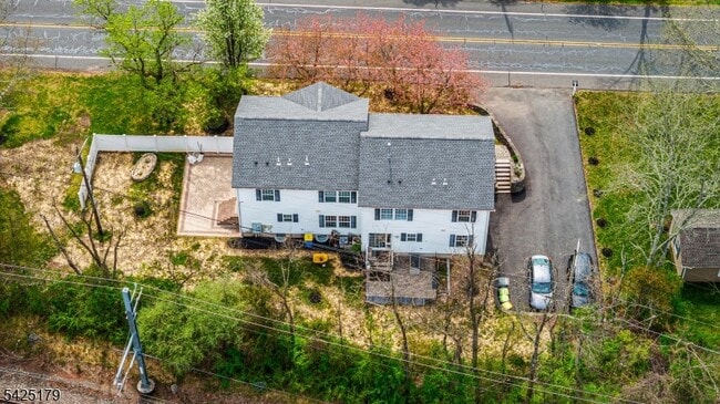 Building Photo - 112 Peapack Rd