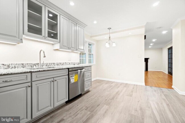 Building Photo - 1830 Clifdale Ct