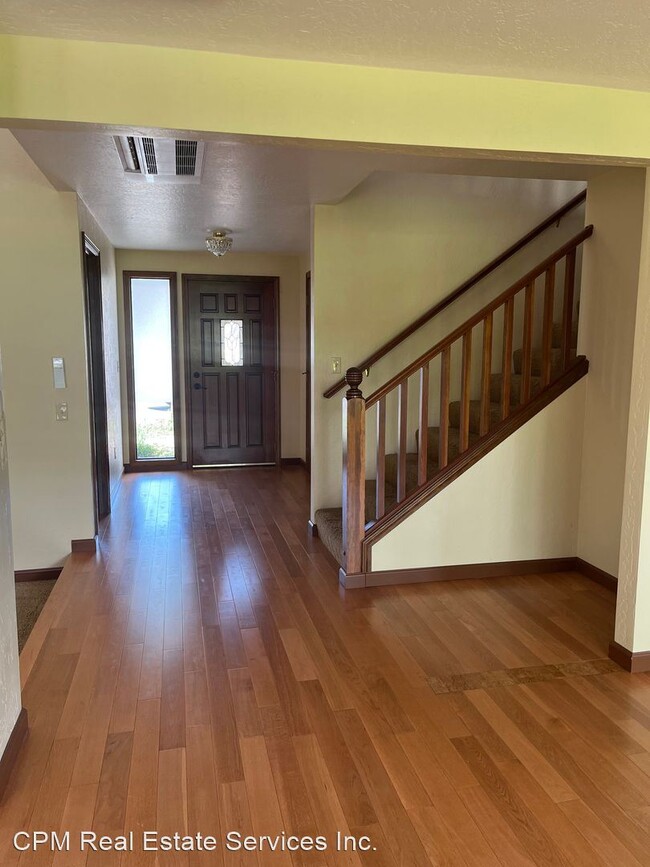 Building Photo - 3 br, 2.5 bath House - 2408 Heritage Way