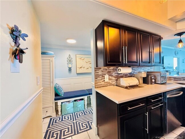 Building Photo - 8800 S Ocean Dr