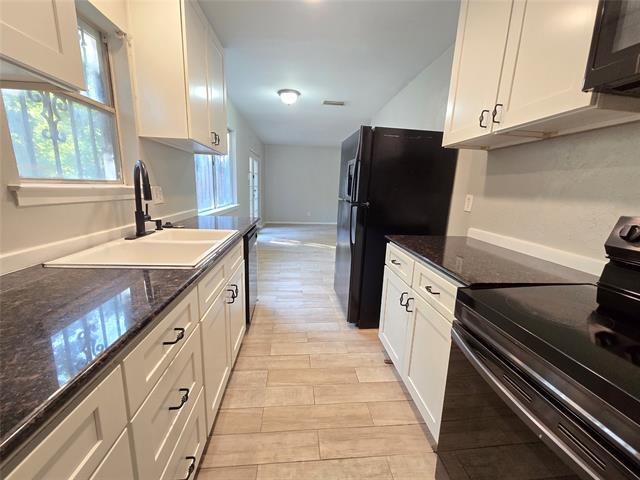Building Photo - 6108 Lazy River Dr