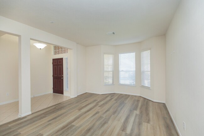 Building Photo - 7427 Boerne Creek Dr