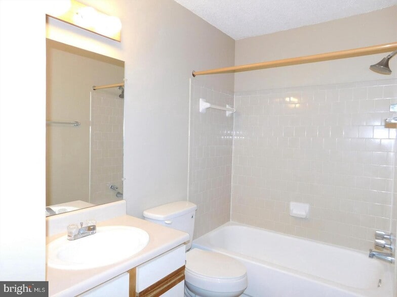 Building Photo - 20958 Timber Ridge Ter