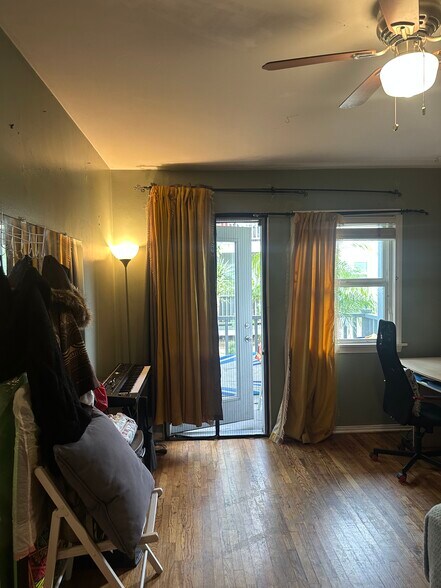 Building Photo - 2221 Ocean Ave