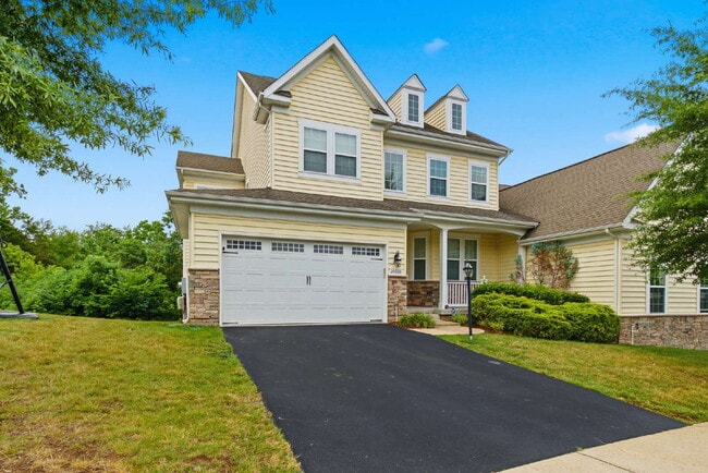 Building Photo - Sophisticated Colonial Offering Refined Finishes, Gourmet Kitchen & Spacious Floor Plan