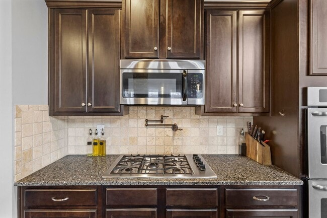Building Photo - Stunning 3 Story Home in Crawford Creek