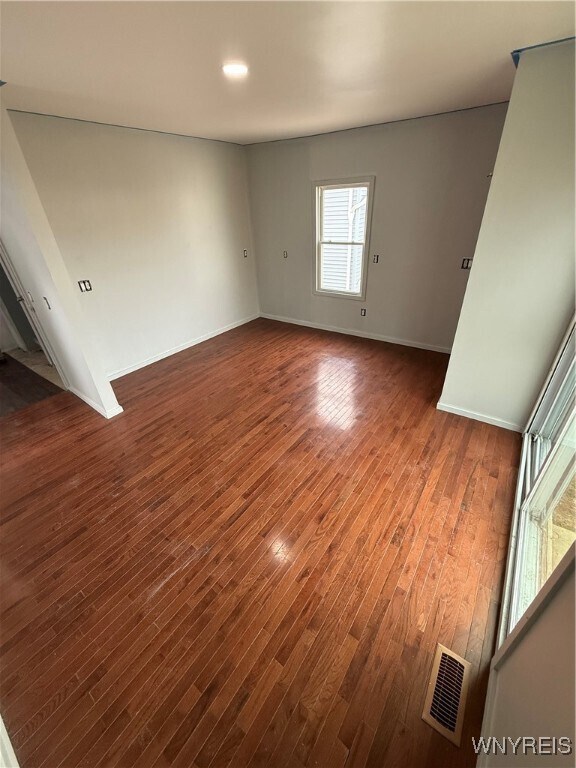 Building Photo - 26 Amber St