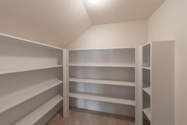 Building Photo - 314 Trillium Dr