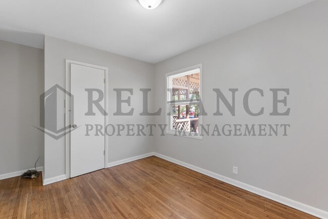 Building Photo - 1817 Catherine St