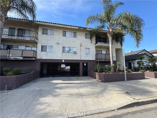 Building Photo - 635 W 15th St