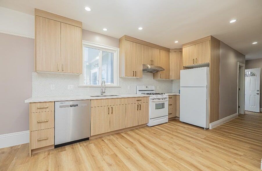 Building Photo - 315 Peoria St