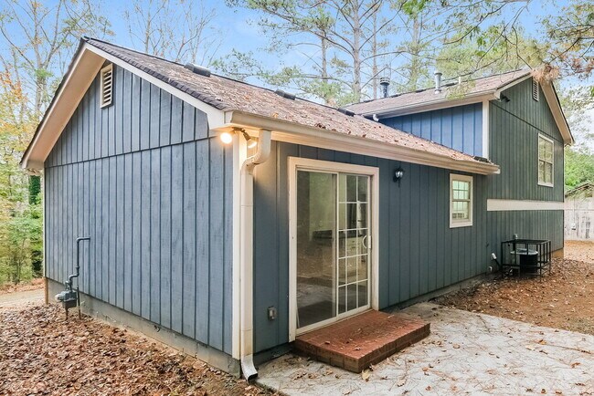 Building Photo - 3296 Goldenchain Dr