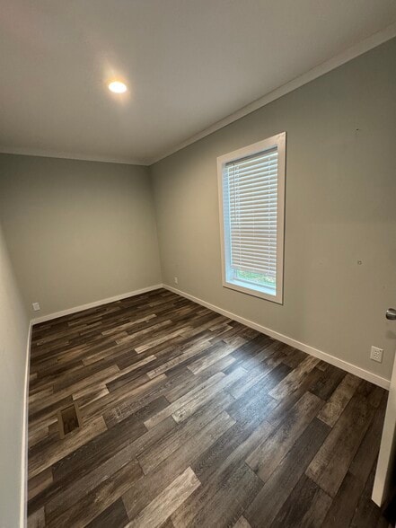 Building Photo - 321 Shannon Dr