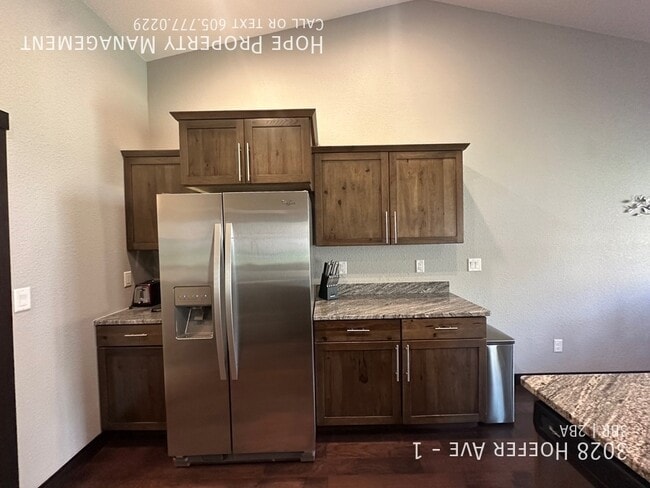 Building Photo - 3028 Hoefer Ave