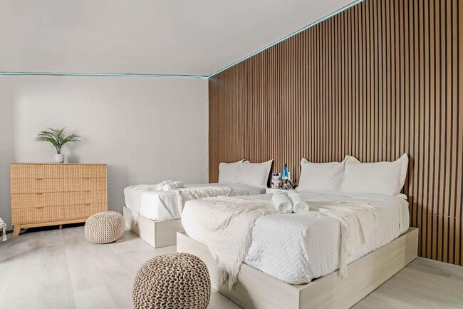 Building Photo - 20140 NE 25th Ct