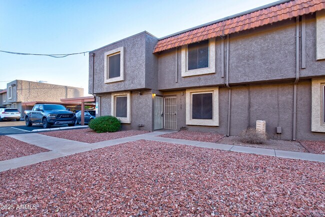 Building Photo - 6138 W Townley Ave
