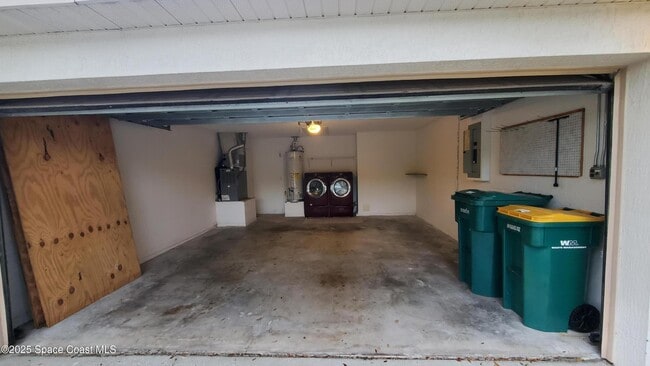 Building Photo - 2115 Sierra St