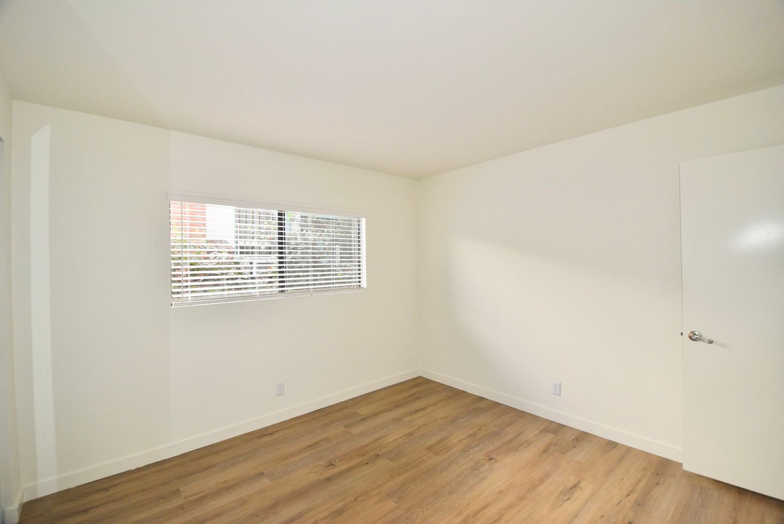 Building Photo - 5617 Woodman Ave