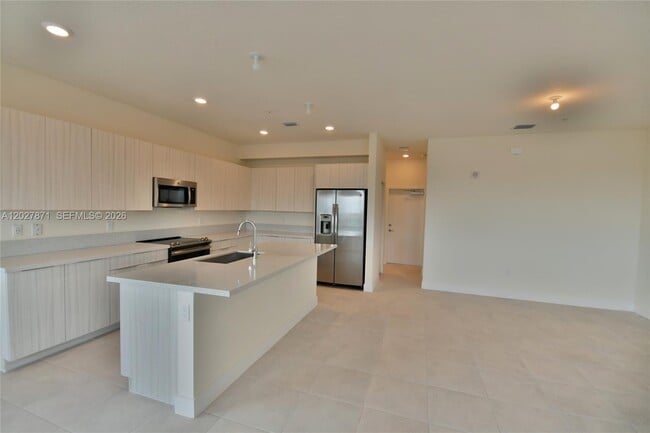 Building Photo - 4700 NW 84th Ave